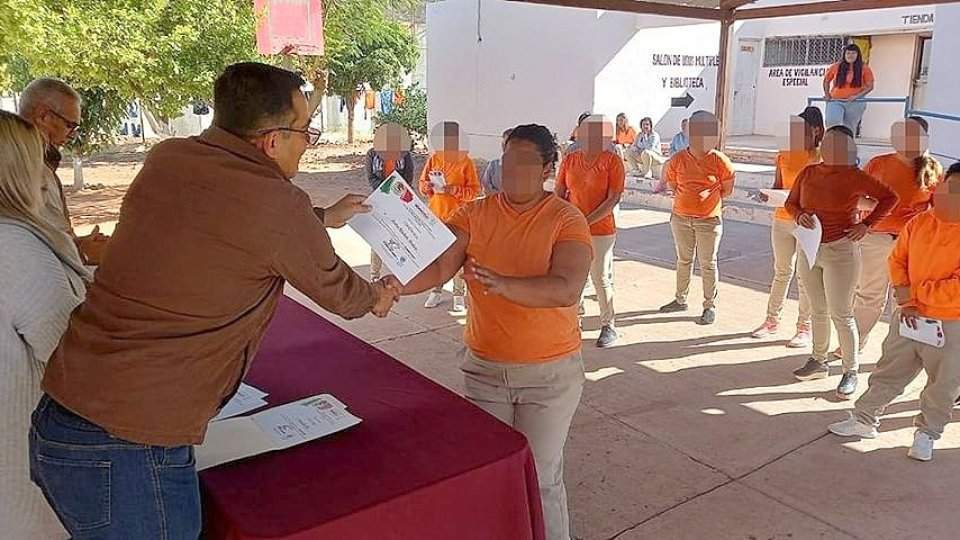 Contribuye Universidad Vizcaya de las Américas con reinserción laboral de mujeres del Cereso Guaymas