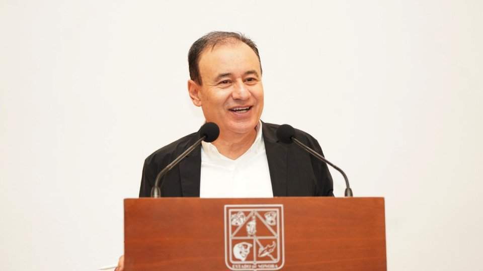 Presenta gobernador Alfonso Durazo plan de transporte para 2023