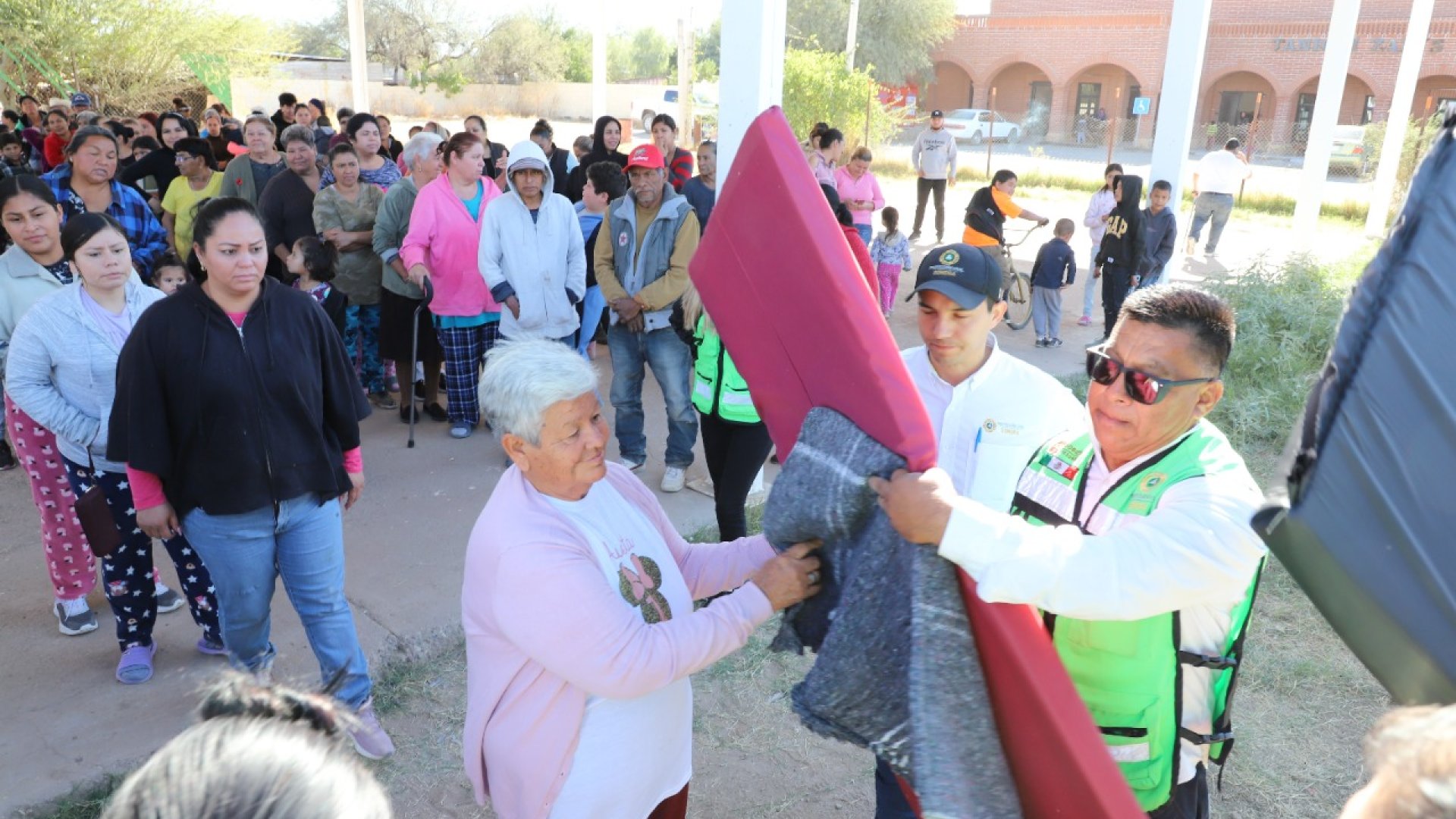 Llega Operativo Navideño del Gobierno del Estado a comunidad de Zamora