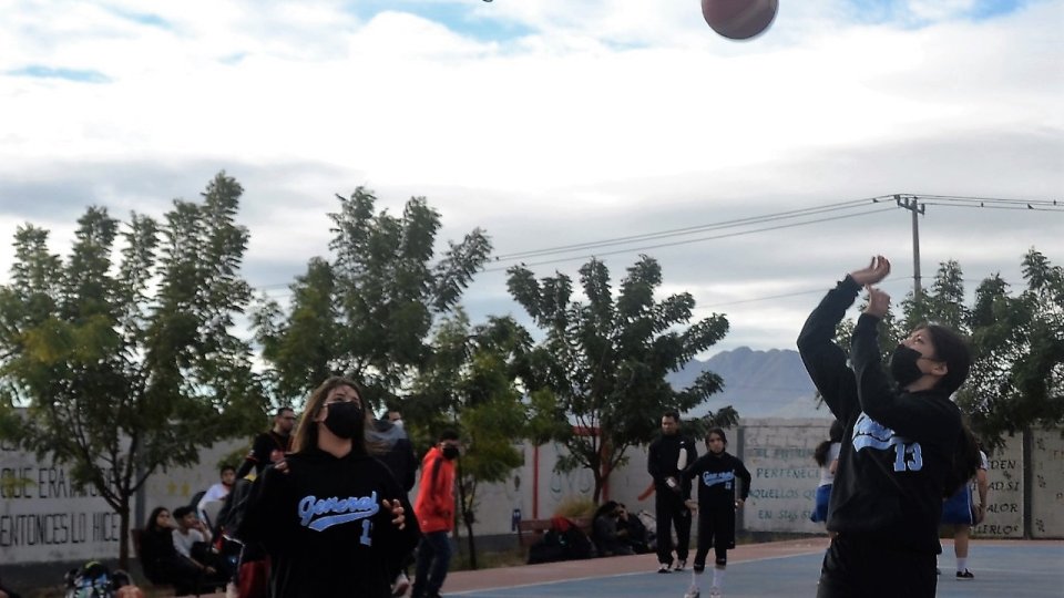 Participa alumnado de secundaria en competencia regional de basquetbol: SEC