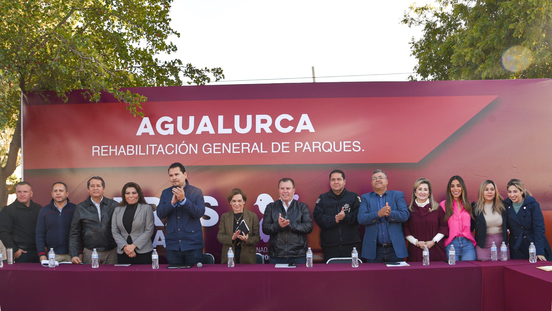 Entrega de parques en colonia &quot;Agualurca&quot;