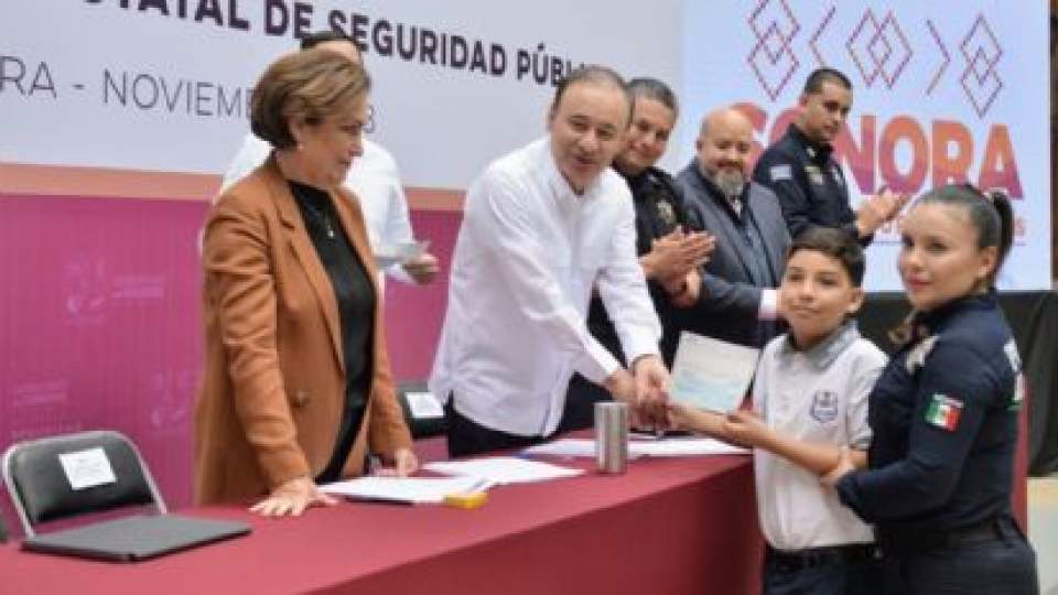 Fortalecemos la seguridad pública con policías certificados, equipamiento y mejores sueldos: Alfonso Durazo