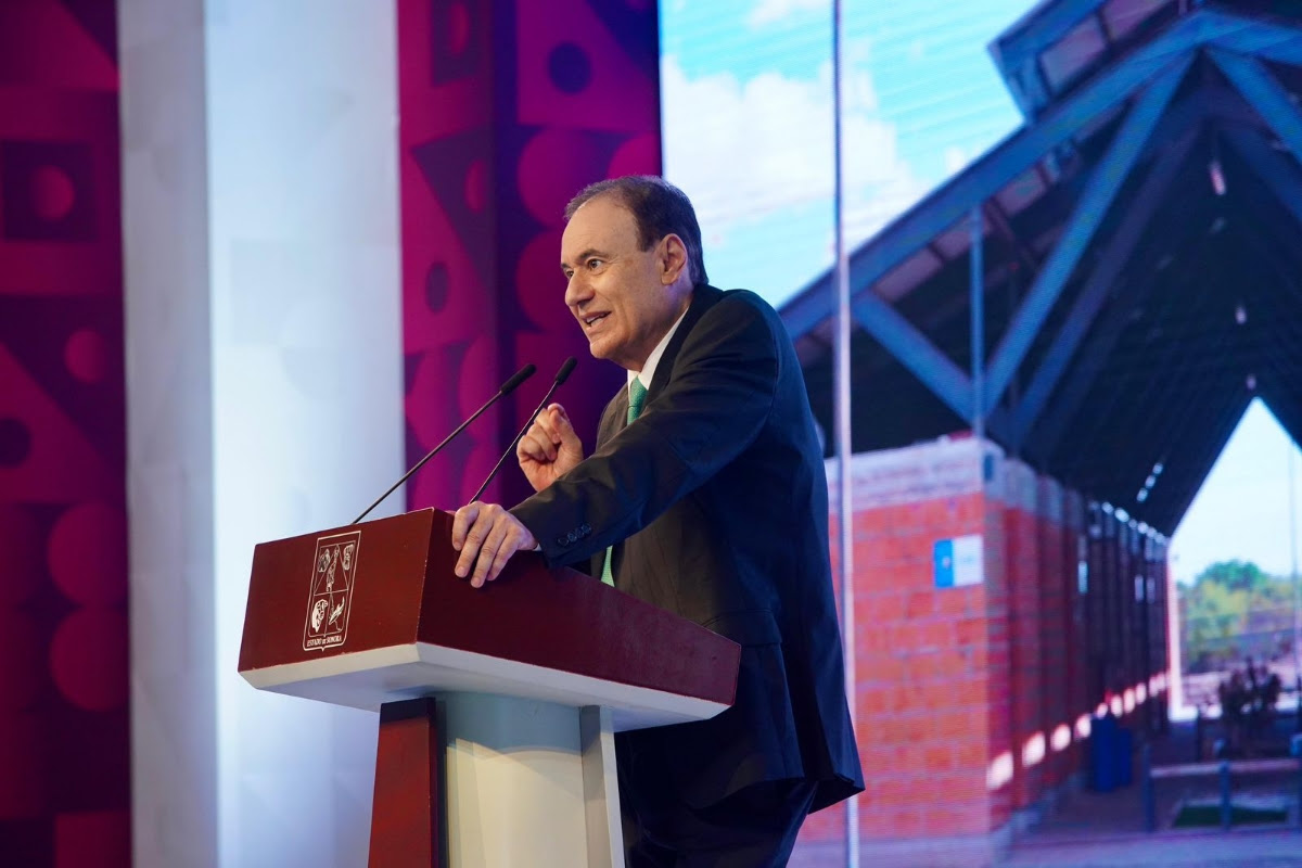 El trabajo, compromiso y liderazgo del gobernador Alfonso Durazo Montaño han consolidado a Sonora como tierra de oportunidades para todas y todos, con grandes proyectos que hoy son una realidad, e inversiones históricas en vivienda, salud, educación e infraestructuras para transformar la vida de miles de familias sonorenses.
