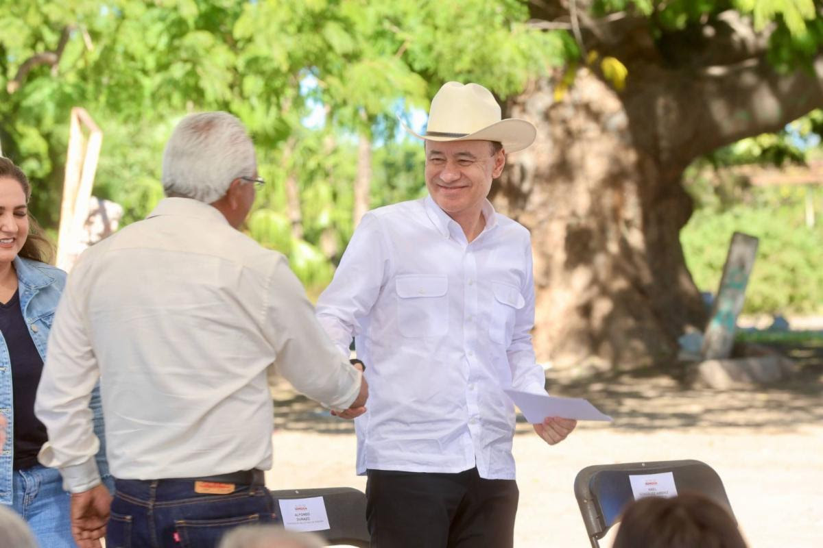 En San Ignacio Río Muerto, el gobernador Durazo Montaño benefició a productores con el programa de Apoyo a la Infraestructura Hidroagrícola, que cuenta con el respaldo absoluto de la presidenta Claudia Sheinbaum pardo, a quien agradeció el impulso a proyectos que fortalecen a las comunidades.