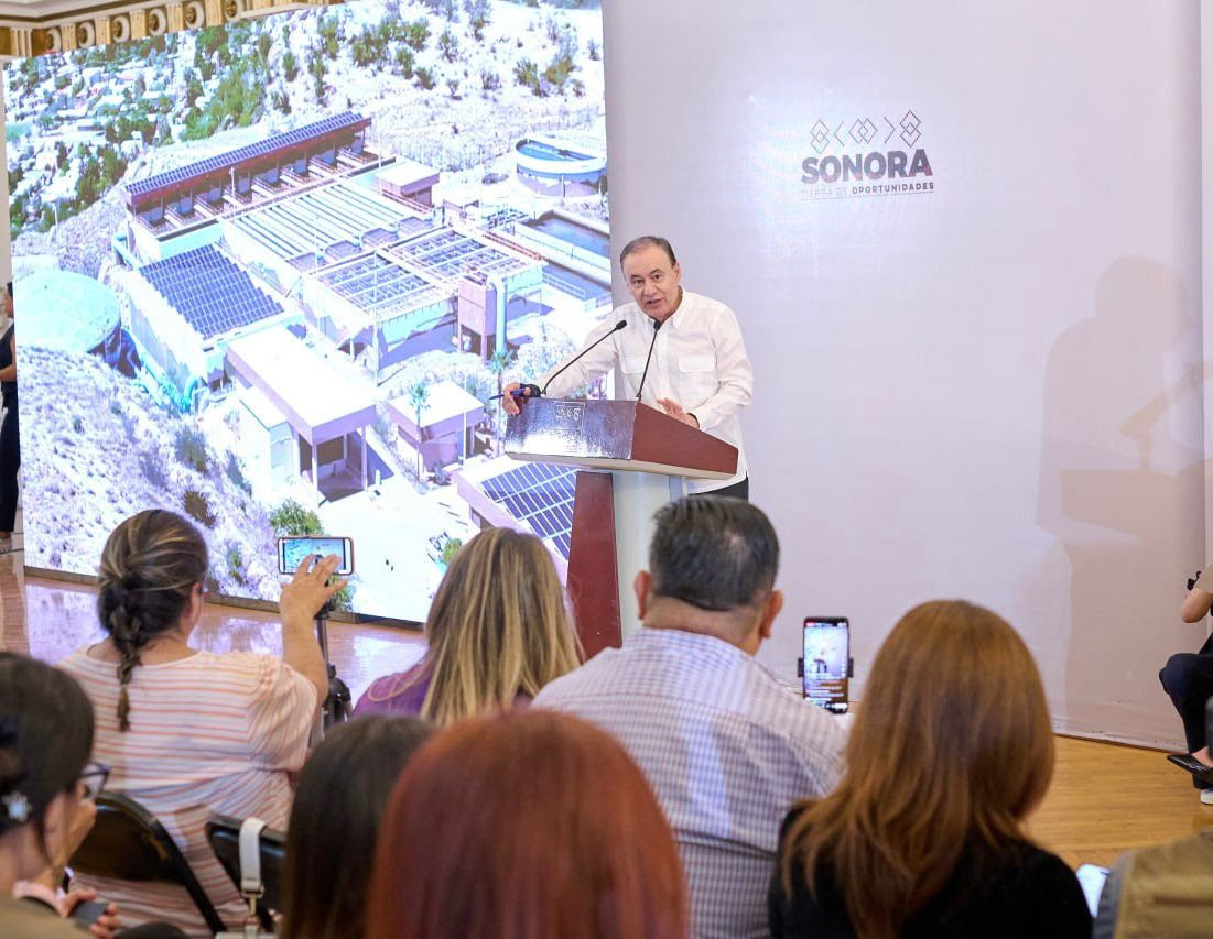 El gobernador Alfonso Durazo anunció que este 2026 continuará la modernización integral de la carretera Guaymas–Chihuahua con una inversión de 4 mil millones de pesos, fortaleciendo la conectividad, el comercio y el desarrollo económico regional en el noroeste del país.