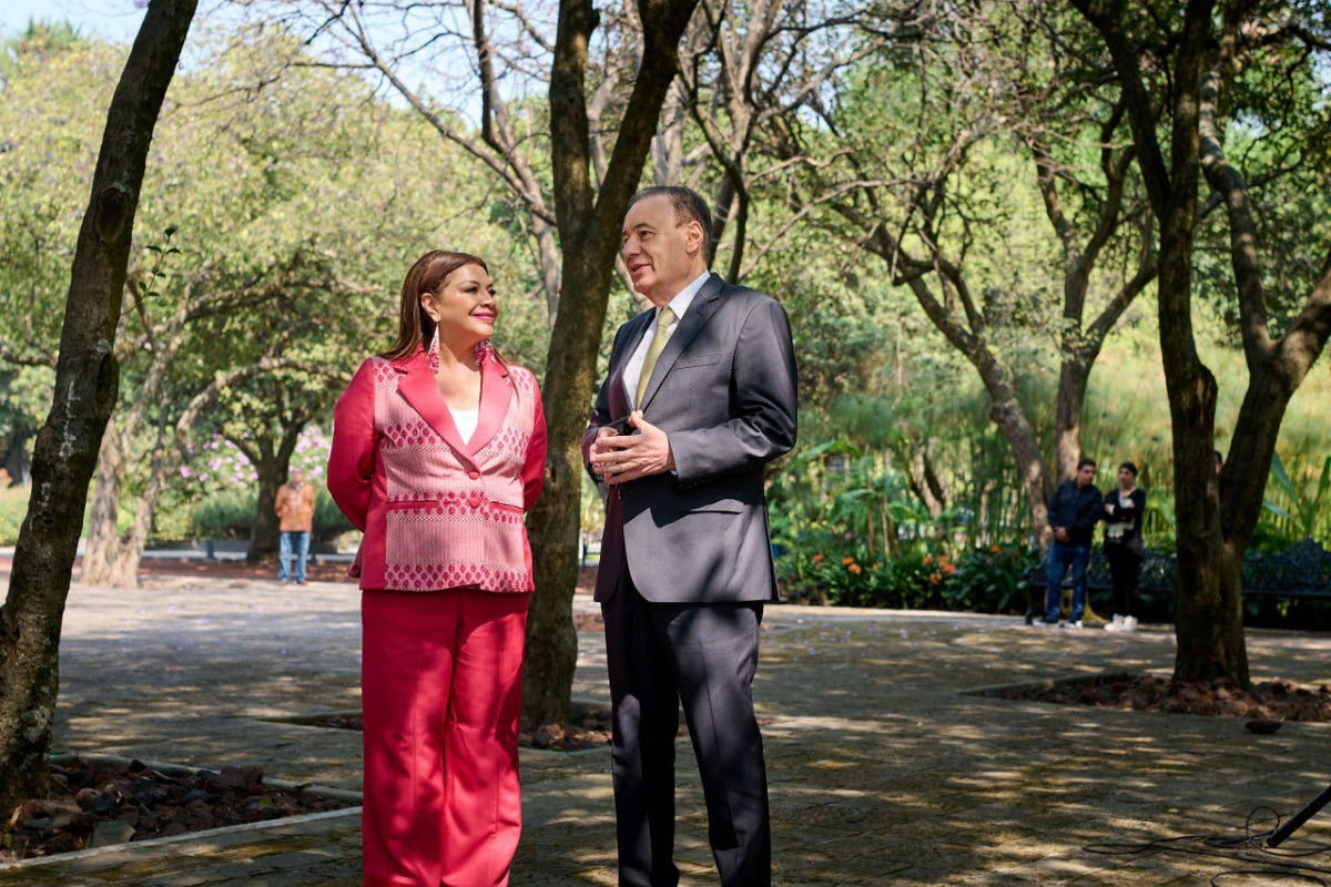 El gobernador Alfonso Durazo Montaño encabezó la firma de un convenio de colaboración con el Bosque de Chapultepec para fortalecer el desarrollo, gestión ambiental y operación del Bosque Urbano La Sauceda mediante intercambio de conocimiento, asesoría técnica y buenas prácticas.