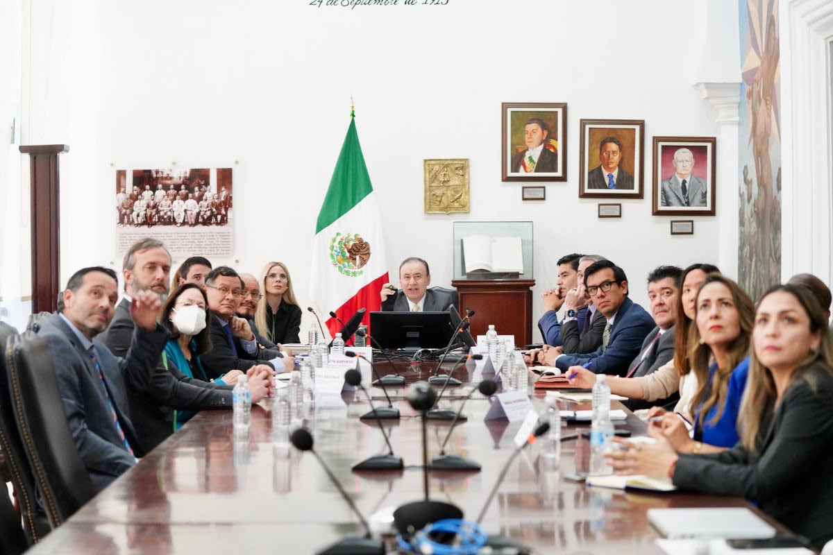 Con la expansión del Puerto de Guaymas y la alianza con el Departamento de Energía de Estados Unidos, el mandatario estatal consolida a Sonora como pilar del nuevo corredor comercial y energético México-EE.UU.