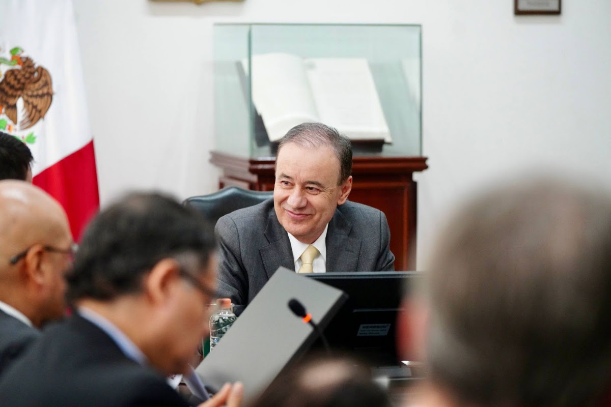 Con la expansión del Puerto de Guaymas y la alianza con el Departamento de Energía de Estados Unidos, el mandatario estatal consolida a Sonora como pilar del nuevo corredor comercial y energético México-EE.UU.