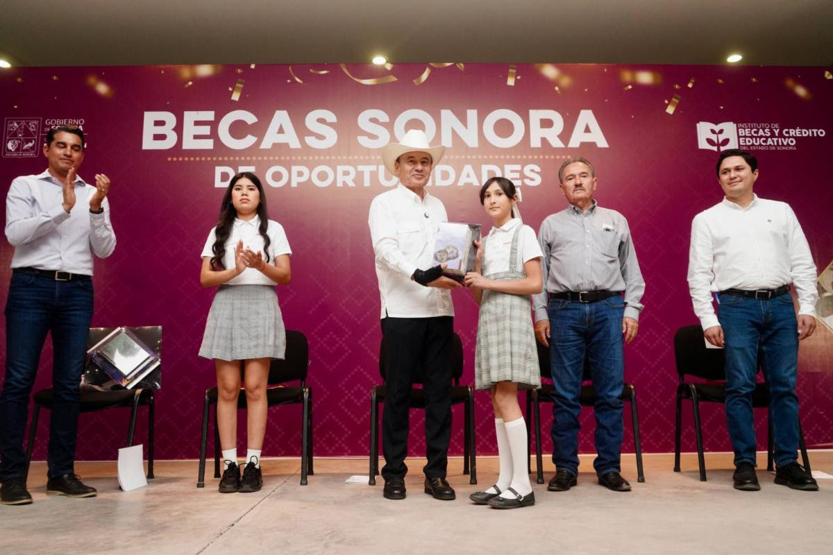 Para 2026, la inversión en becas alcanzará los mil millones de pesos.