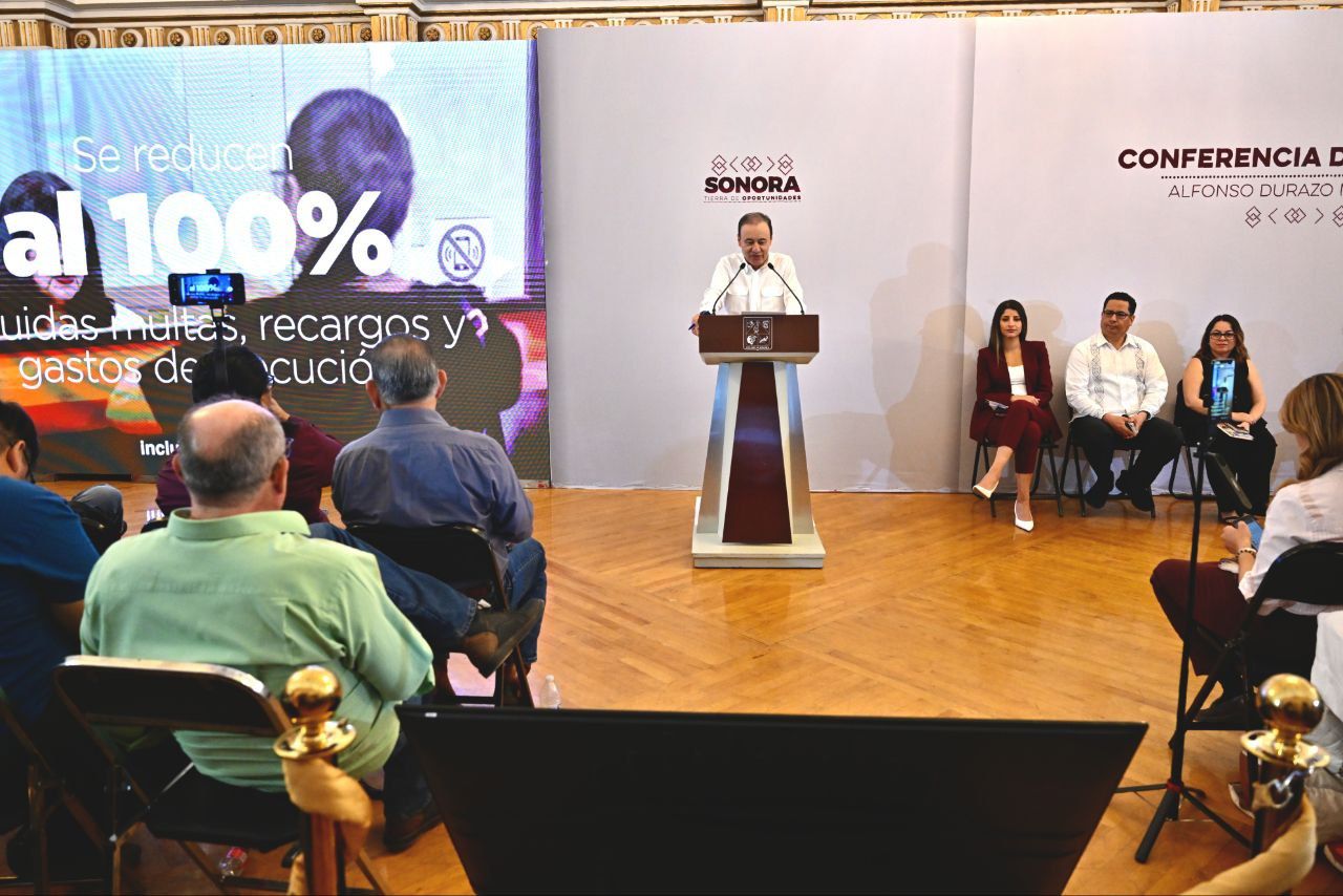 El estímulo fiscal consiste en la reducción del 100 por ciento en los derechos vehiculares, incluyendo multas, recargos y gastos de ejecución en adeudos del 2021 y años anteriores.
