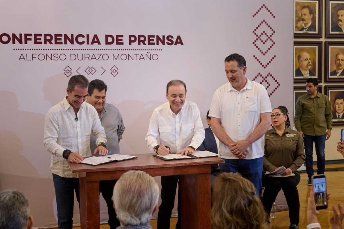 Como parte de su compromiso con el fortalecimiento del deporte sonorense, el gobernador Alfonso Durazo firmó un convenio para la remodelación del Estadio de Béisbol Manuel “Ciclón” Echeverría y el regreso del equipo de Los Mayos a Navojoa.