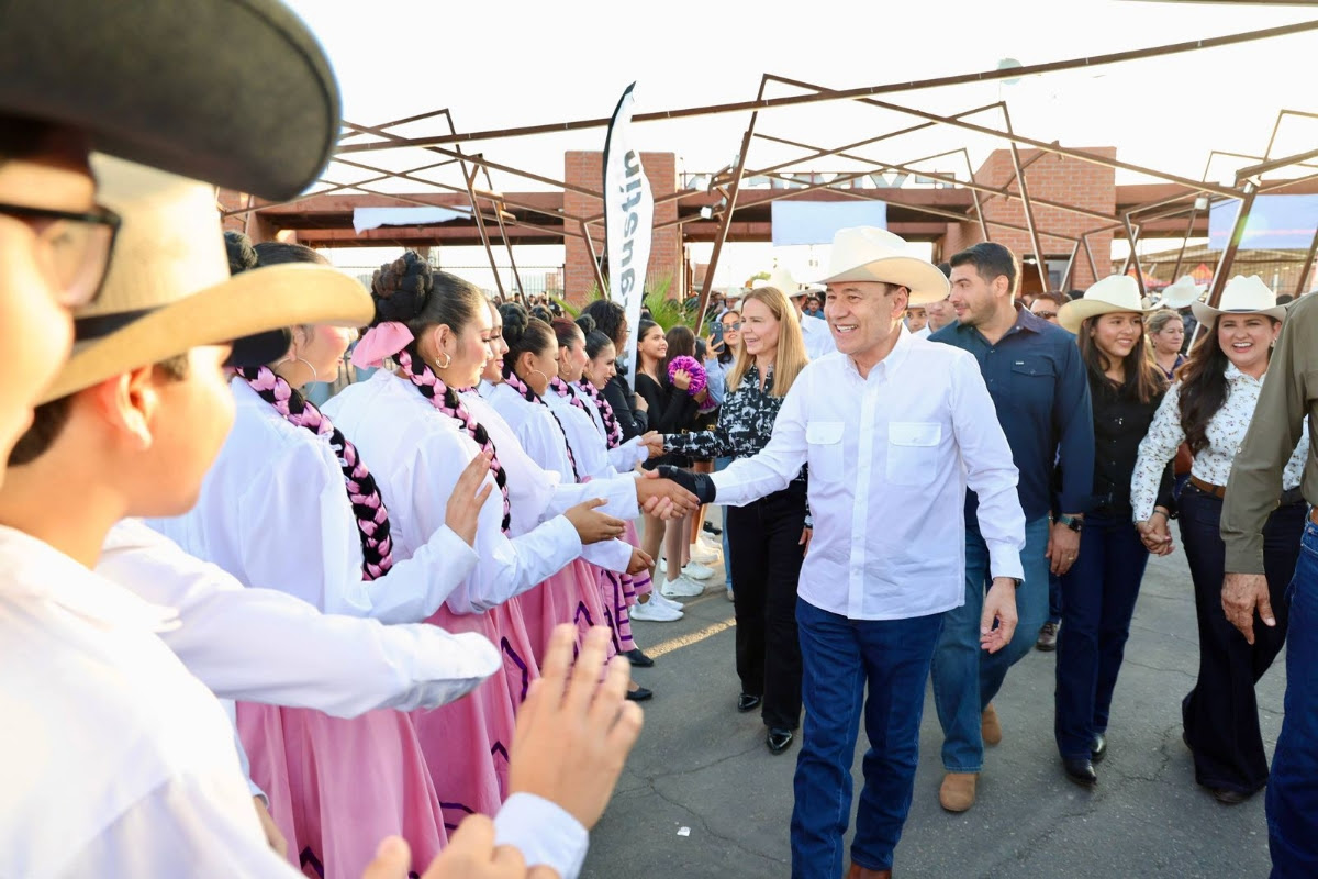 El mandatario dió inicio a las actividades de la ExpoGan Sonora 2026 que se realizará del 22 de abril al 17 de mayo, con conciertos, palenque, teatro del pueblo, atracciones mecánicas, gastronomía y actividades ganaderas para toda la familia.