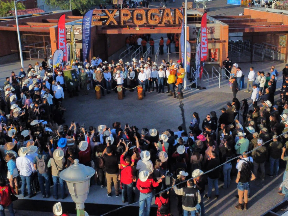 El mandatario dió inicio a las actividades de la ExpoGan Sonora 2026 que se realizará del 22 de abril al 17 de mayo, con conciertos, palenque, teatro del pueblo, atracciones mecánicas, gastronomía y actividades ganaderas para toda la familia.